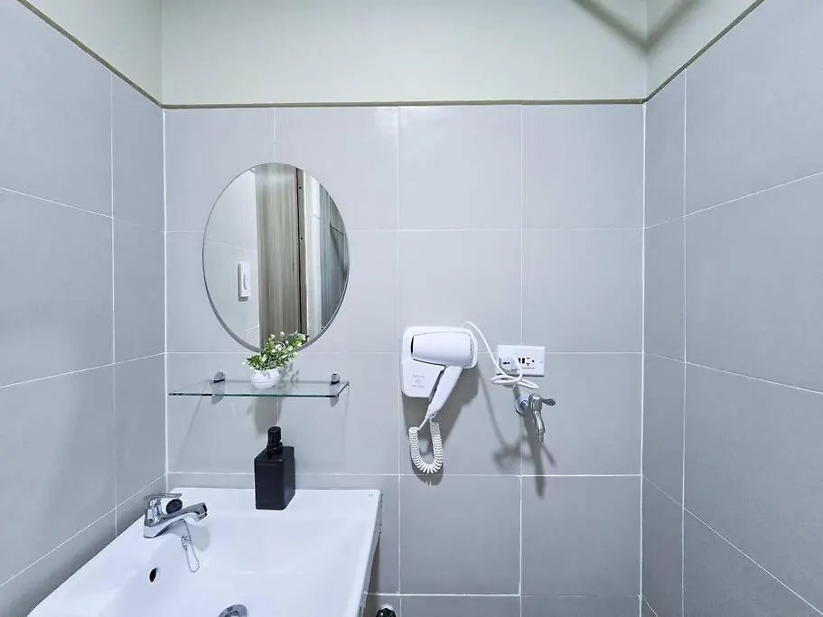 1Br Unit Condotel W Balcony Fame Residences -Fm32 Manila