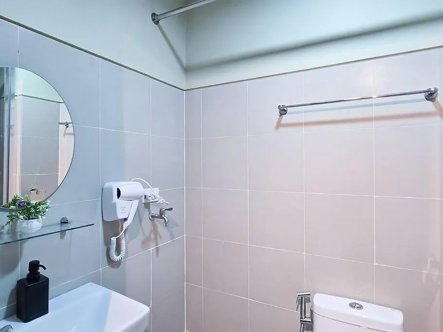 Apartment 1Br Unit Condotel W Balcony Fame Residences -Fm32 Manila